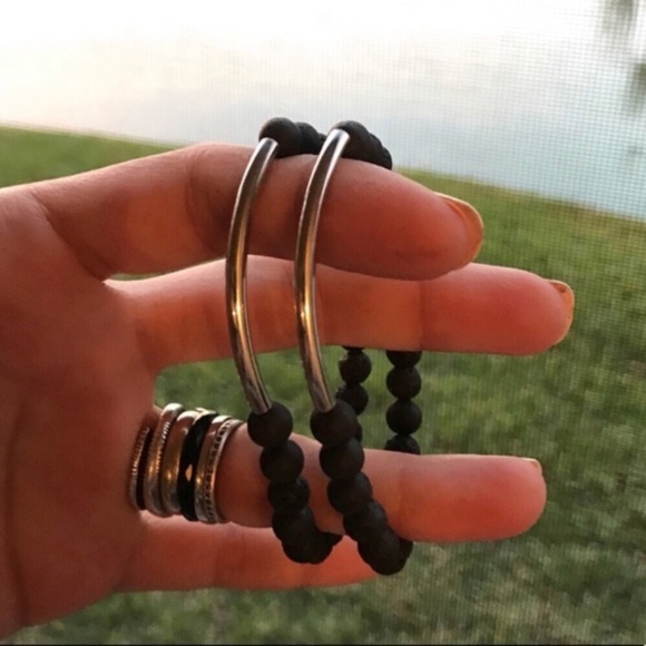 Genuine lava rock oil diffuser bar bracelets set of 2 - Picture 7 of 10